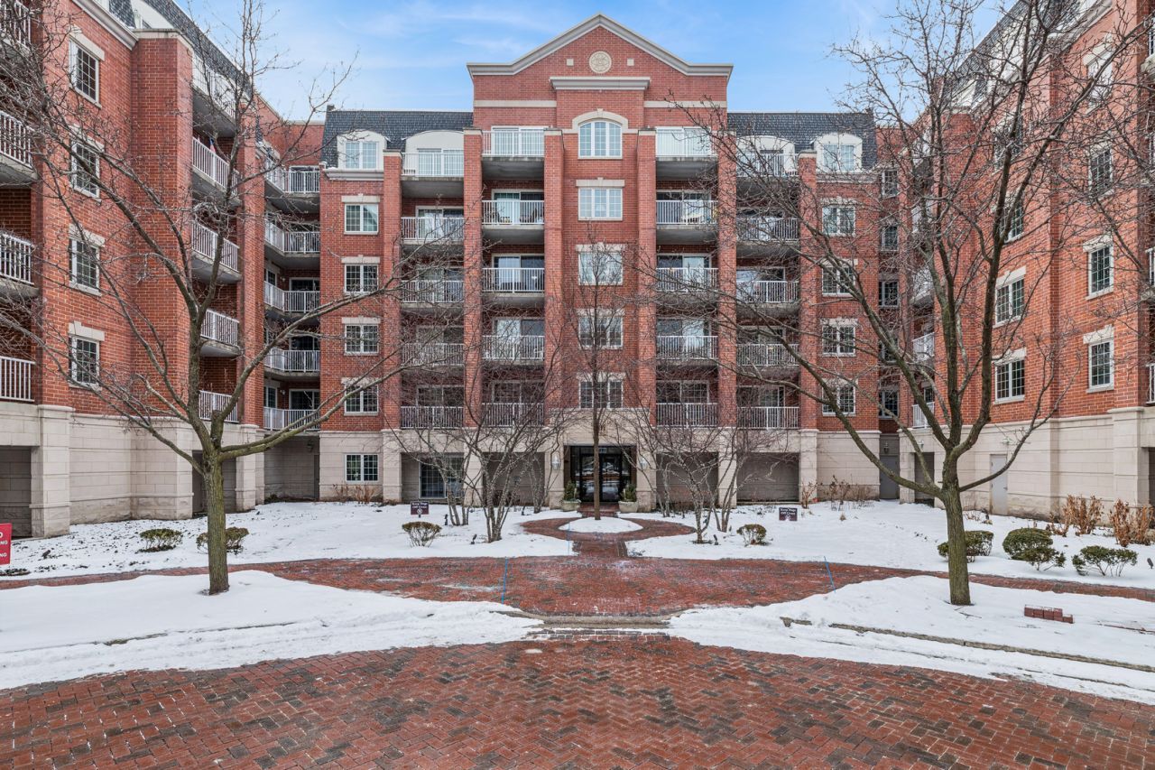 4811 N Olcott Avenue, Unit 615, Harwood Heights, IL 60706 Main Photo