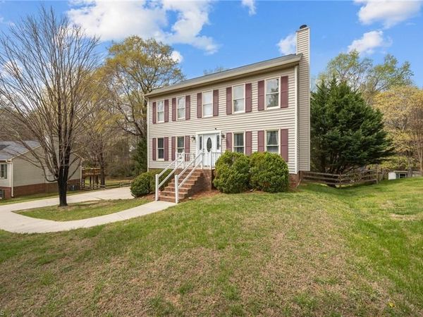 6021 Stone Bluff Drive, Clemmons, NC 27012