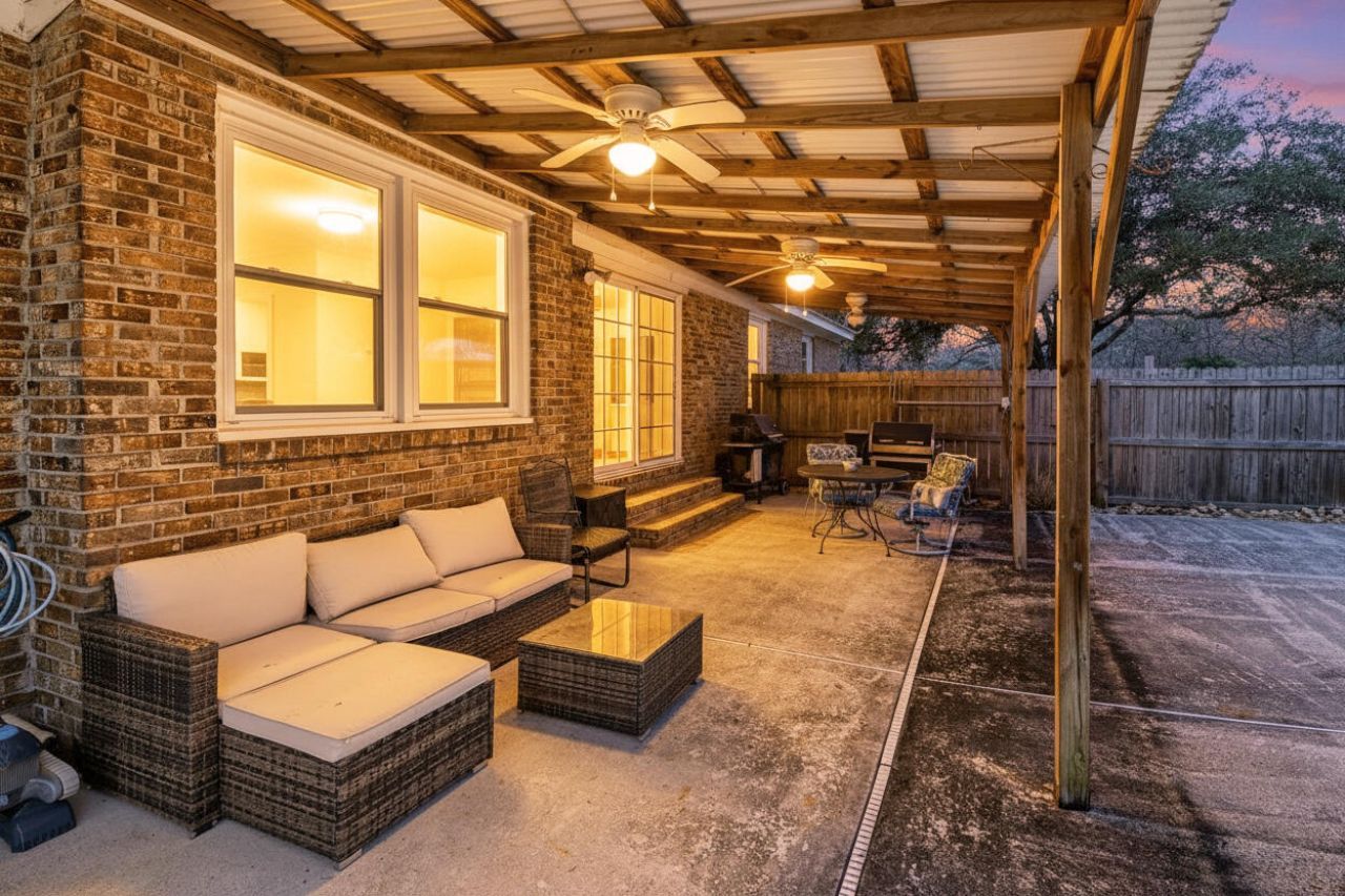 214 Cornet Street Photo 9