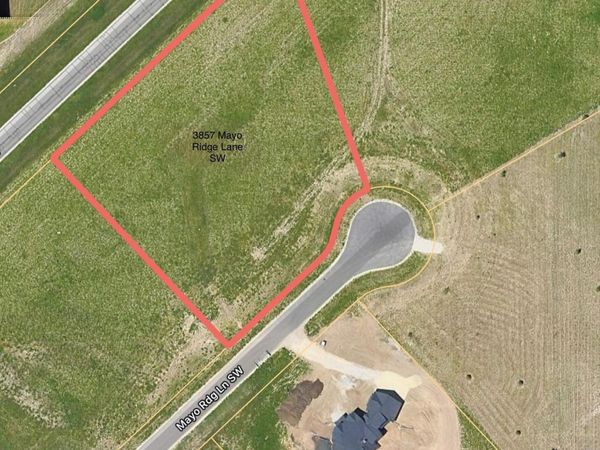 3857 Mayo Ridge Lane SW, Rochester, MN 55902