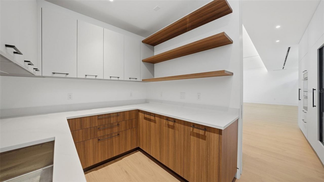 359 N Shore Drive, Sarasota, FL 34234 Photo