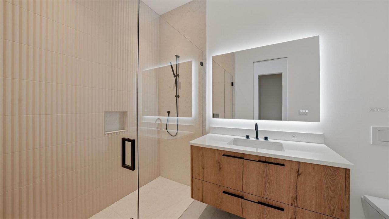359 N Shore Drive, Sarasota, FL 34234 Photo