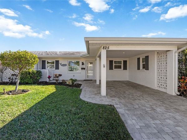 825 WHITE CAP CIRCLE, Unit 4, VENICE, FL 34285