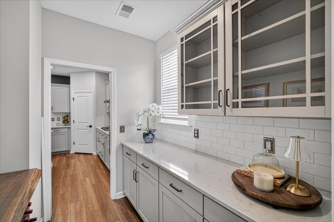 604 Dunswell Drive Photo 15