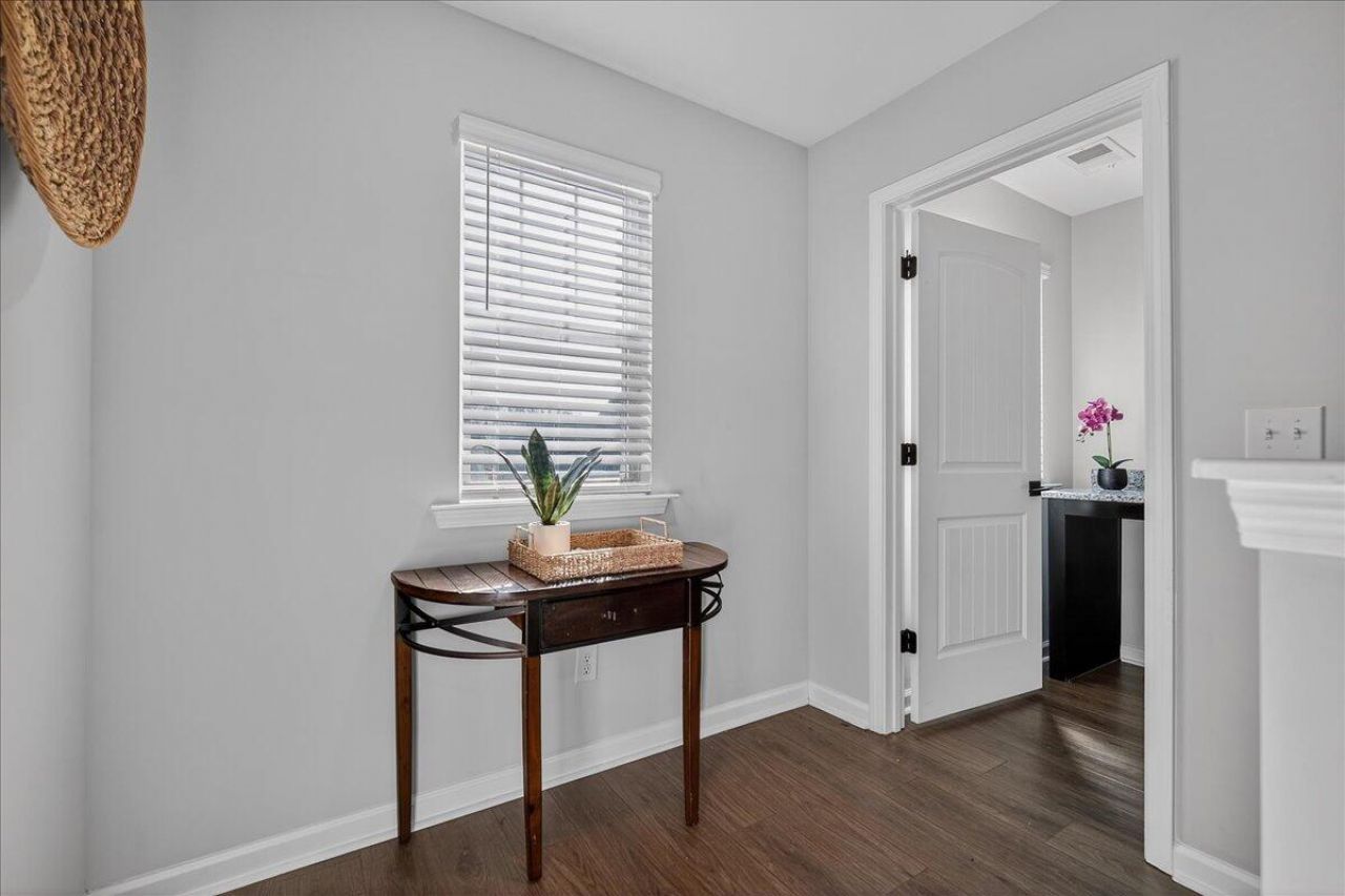 604 Dunswell Drive Photo 24