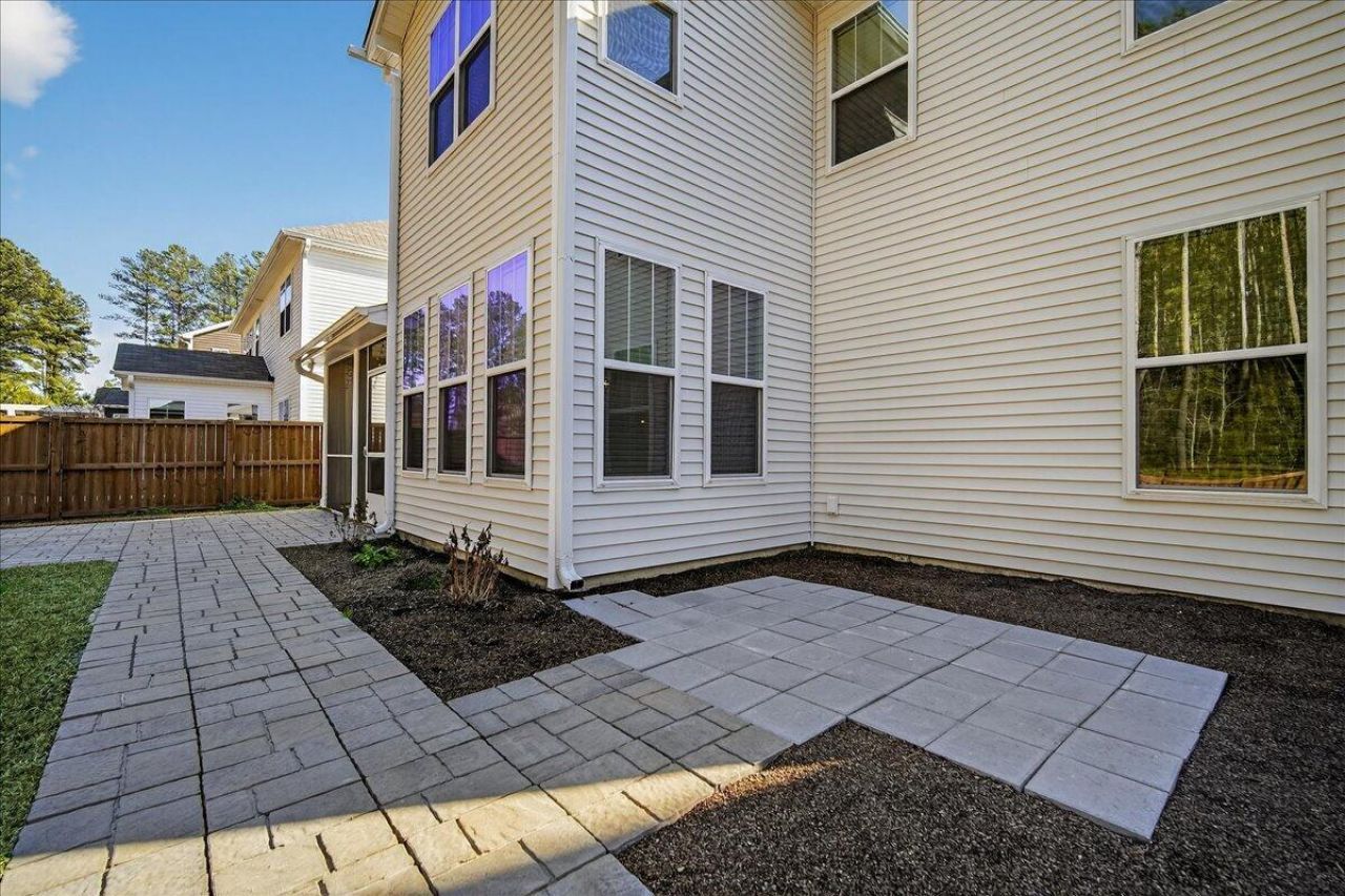 604 Dunswell Drive Photo 45