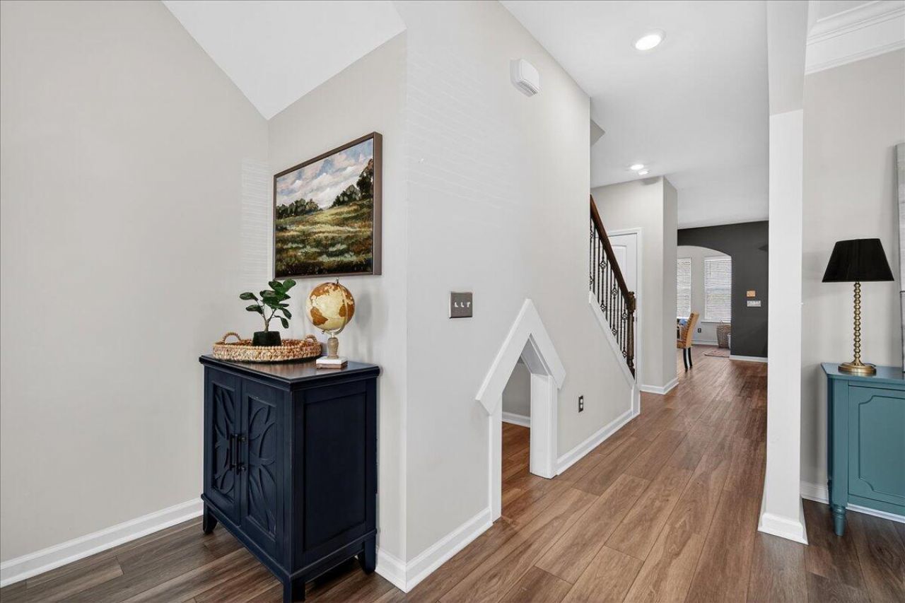 604 Dunswell Drive Photo 7