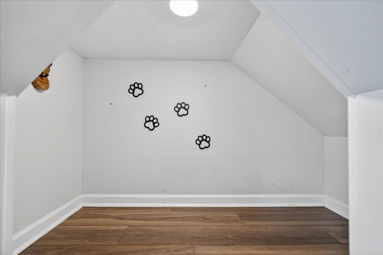 604 Dunswell Drive Photo 8