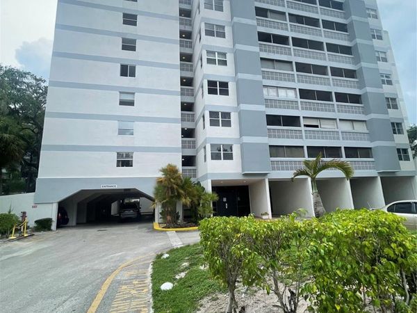 3301 Spanish Moss Terrace, Unit 610, Lauderhill, FL 33319