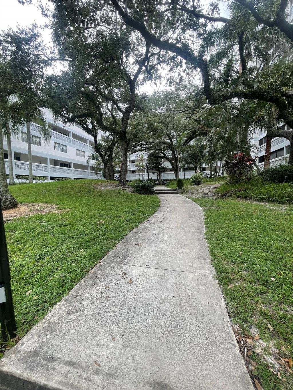 3301 Spanish Moss Terrace, Unit 610, Lauderhill, FL 33319 Photo