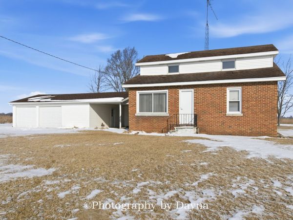 6045 E 2250s Road, St. Anne, IL 60964