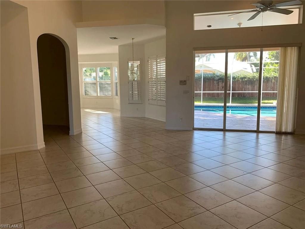 2727 13th St N, Naples, FL 34103 Photo