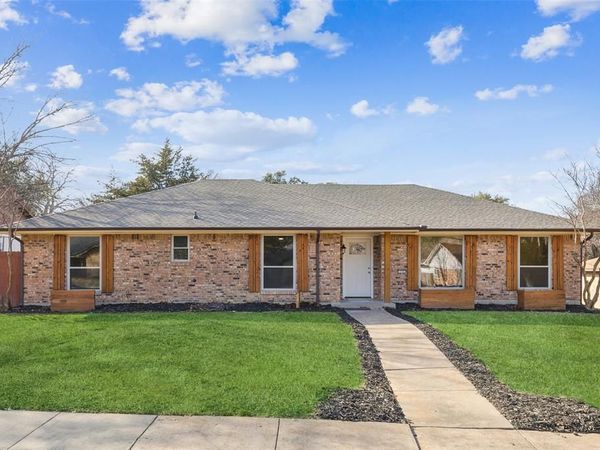 133 N Crestwood Boulevard, DeSoto, TX 75115