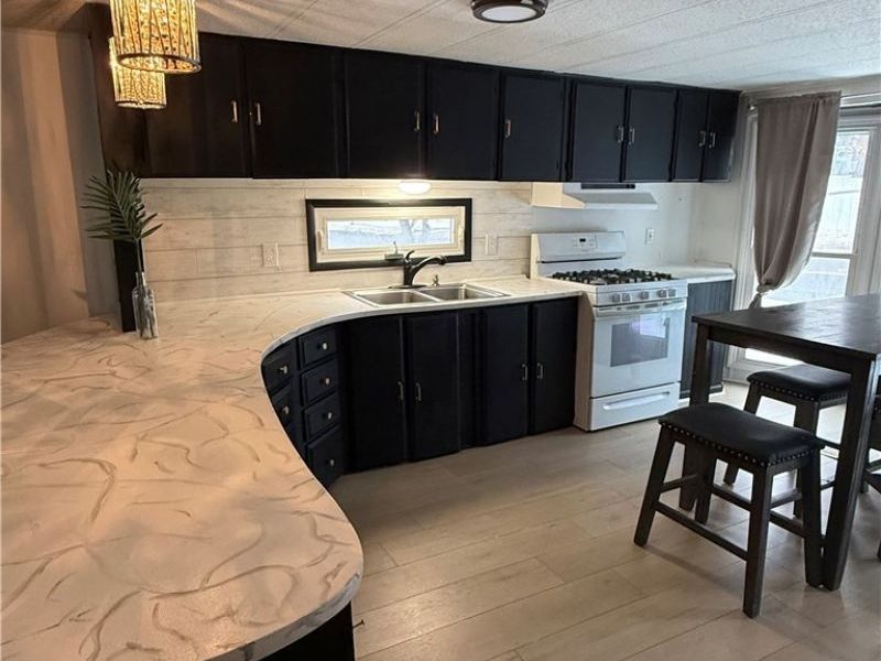 13675 Cleveland Avenue NW, Uniontown, OH 44685 Photo 5