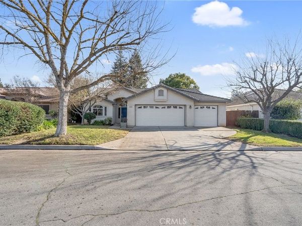 8590 N Sierra Vista, Fresno, CA 93720
