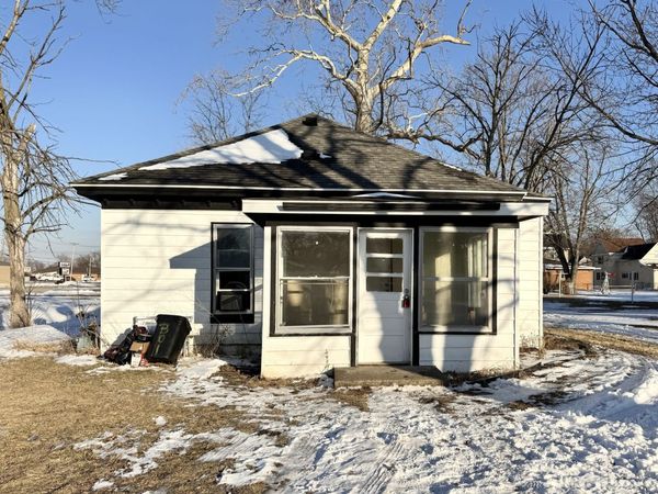 301 S Oak Street, Forrest, IL 61741