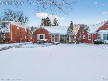351 Ridgemont Road, Grosse Pointe Farms, MI 48236
