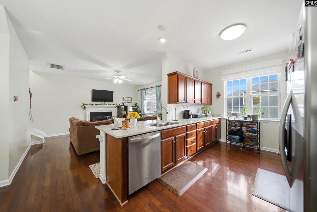 622 Harbour Pointe Drive Photo 7