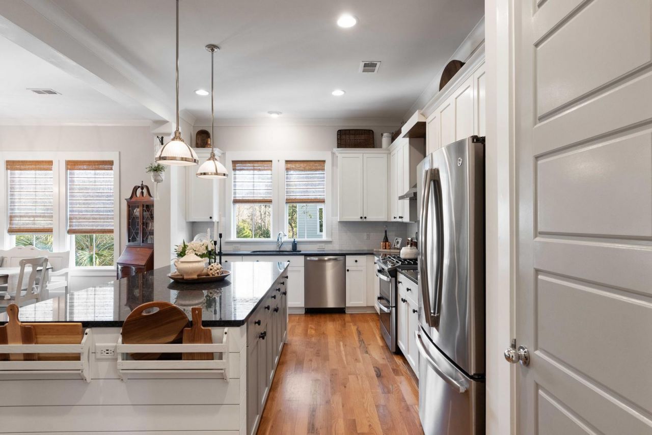 2540 Charter Oaks Drive Photo 10