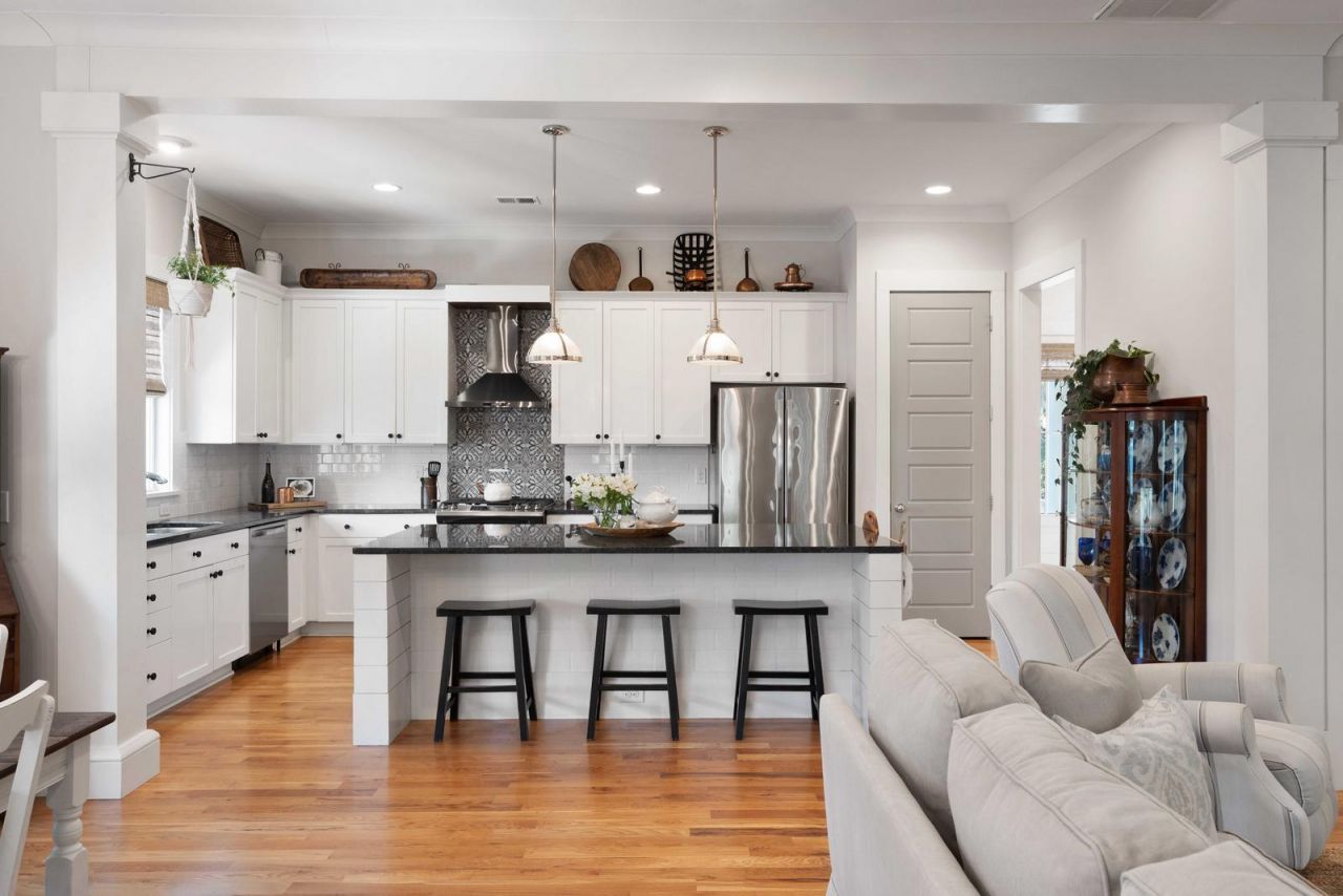 2540 Charter Oaks Drive Photo 11