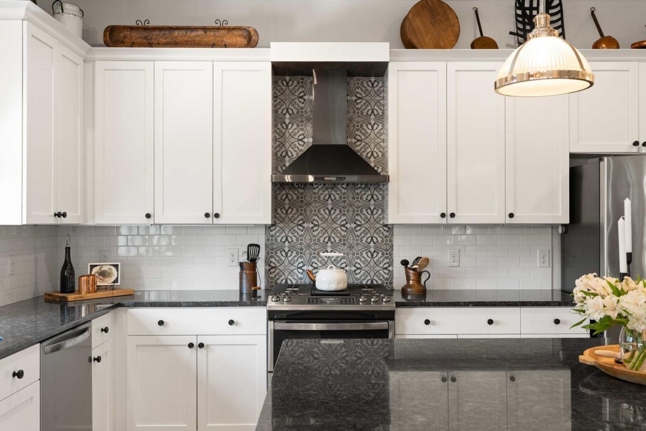 2540 Charter Oaks Drive Photo 12