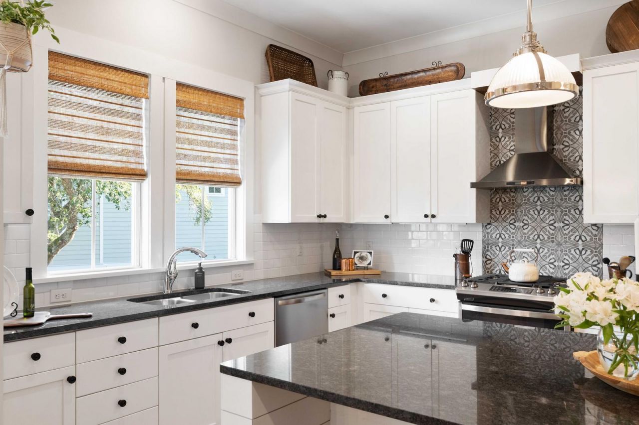 2540 Charter Oaks Drive Photo 13