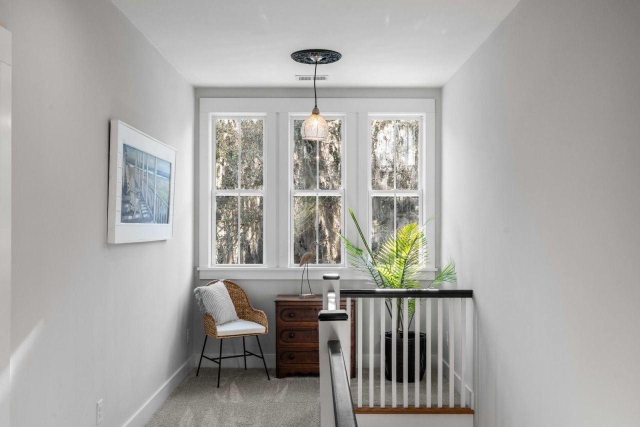 2540 Charter Oaks Drive Photo 25