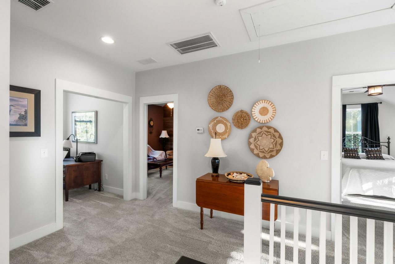 2540 Charter Oaks Drive Photo 26