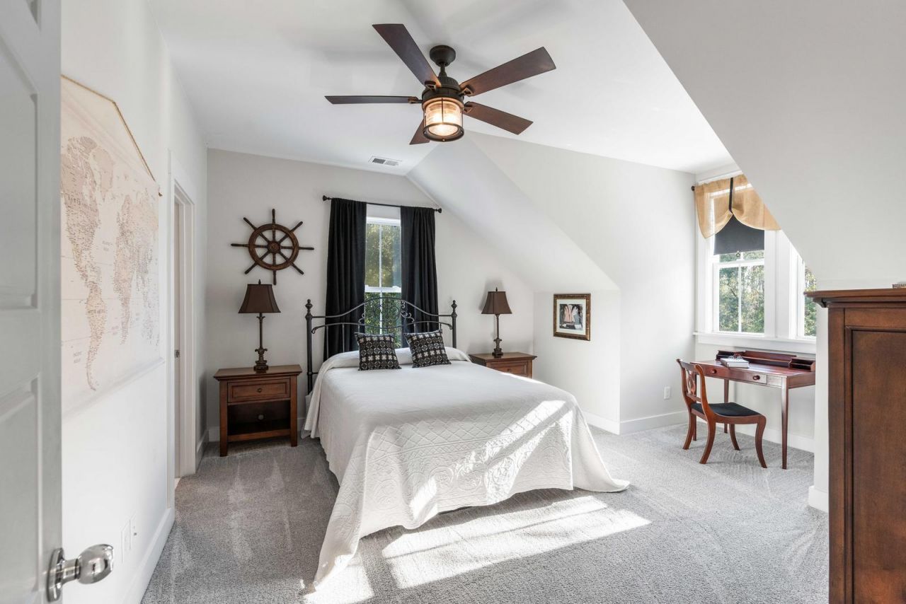 2540 Charter Oaks Drive Photo 28