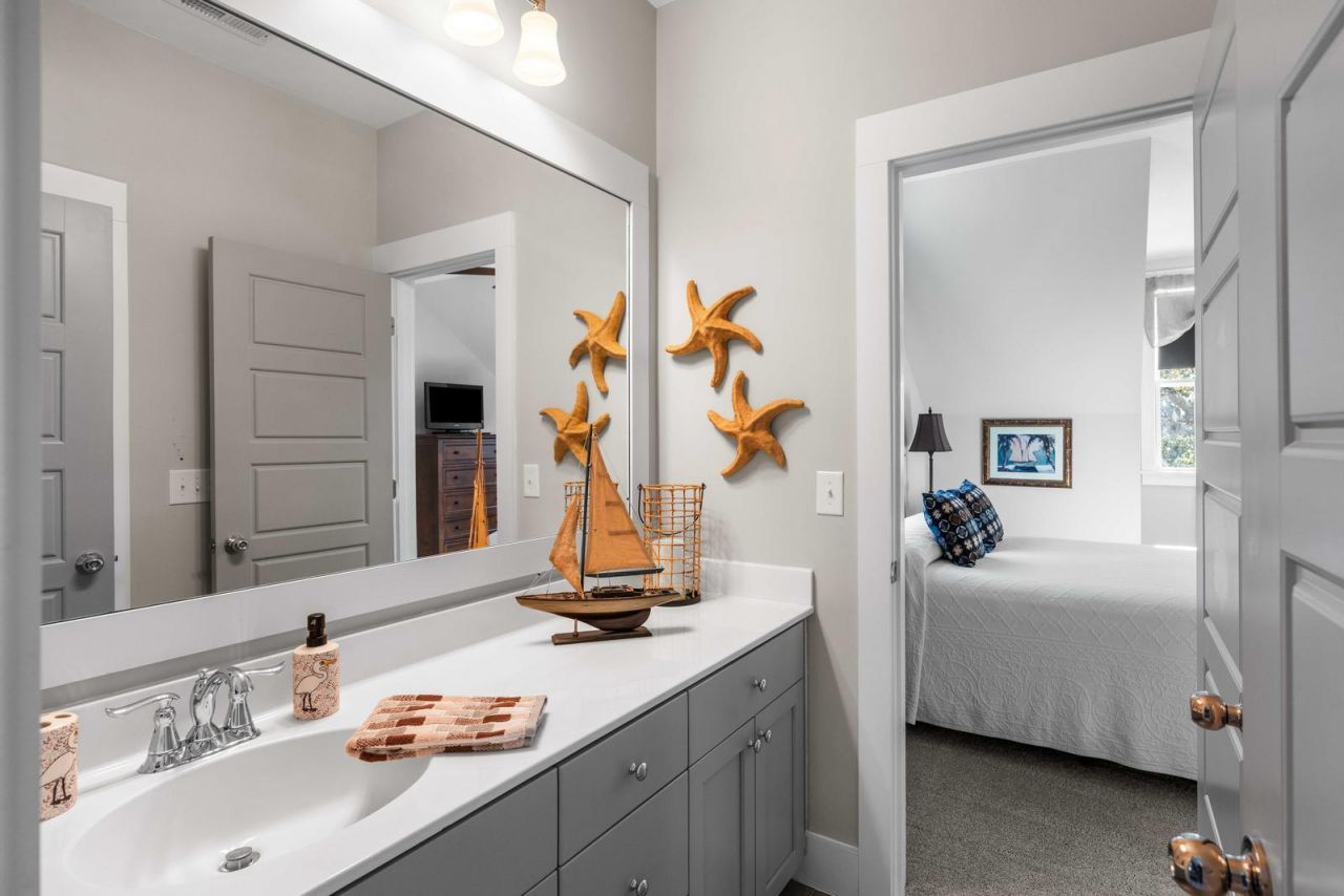 2540 Charter Oaks Drive Photo 29