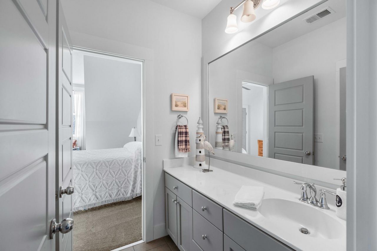 2540 Charter Oaks Drive Photo 31