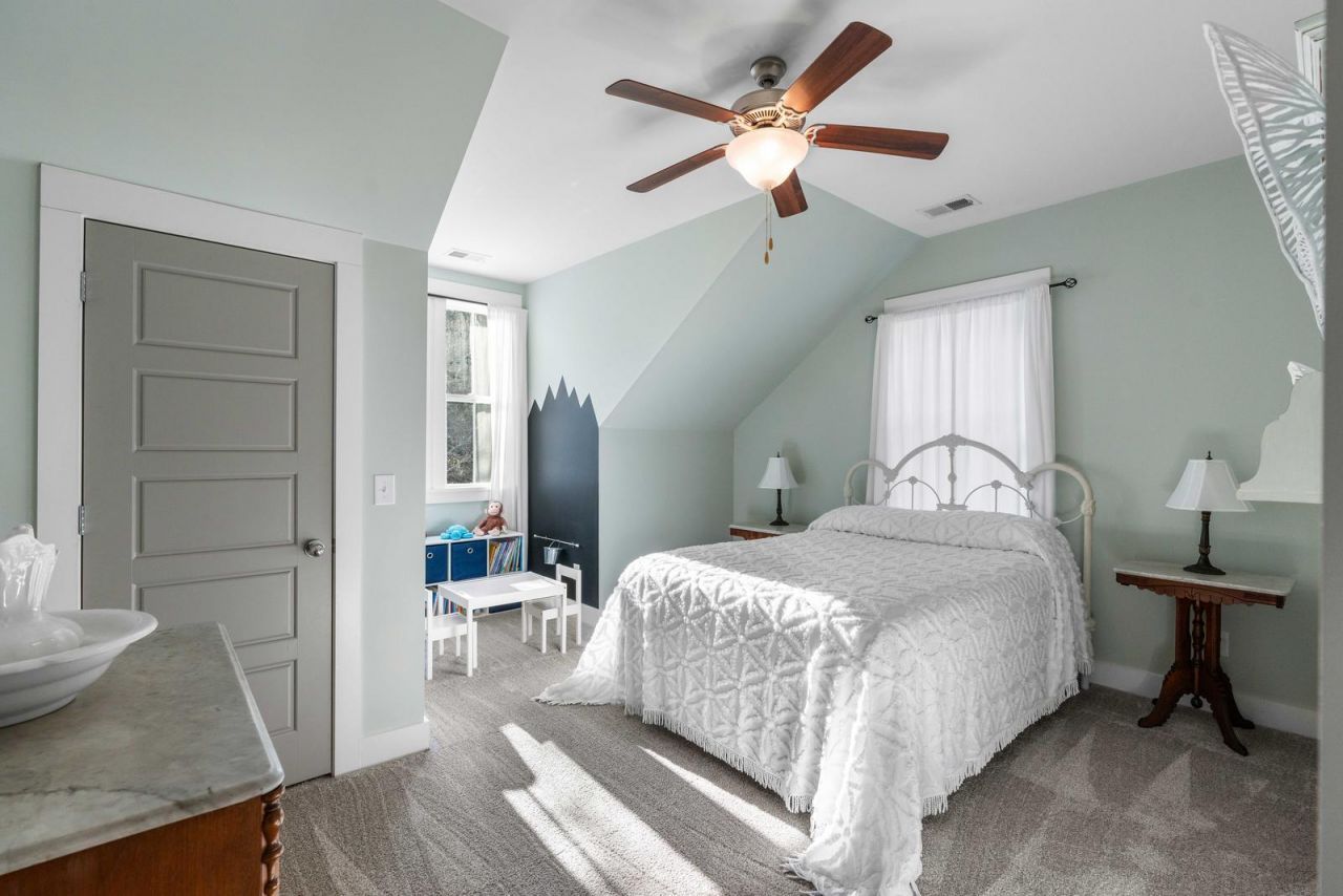 2540 Charter Oaks Drive Photo 32