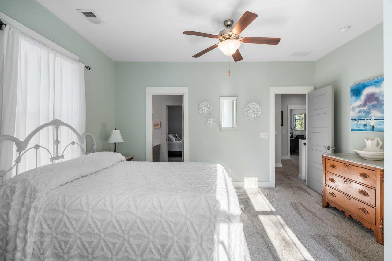 2540 Charter Oaks Drive Photo 33