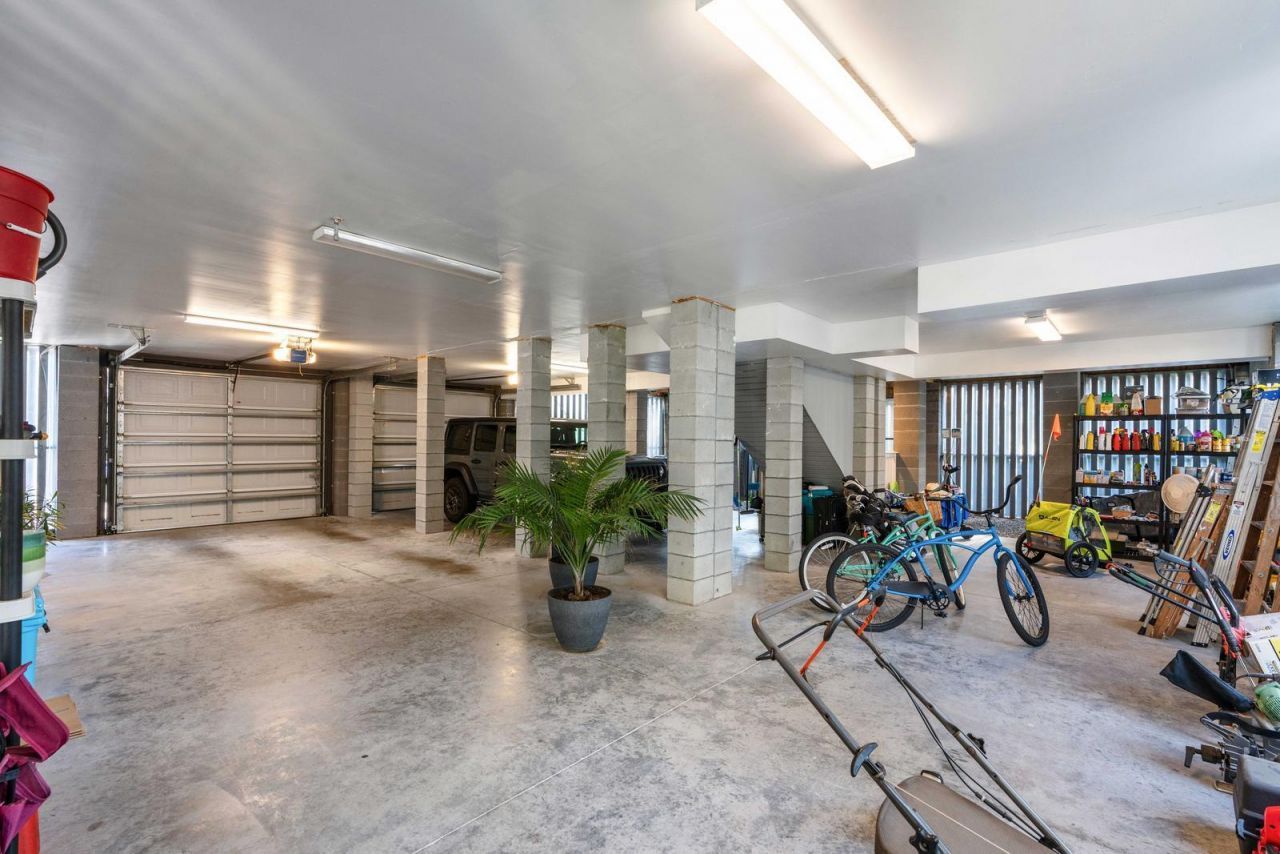 2540 Charter Oaks Drive Photo 43