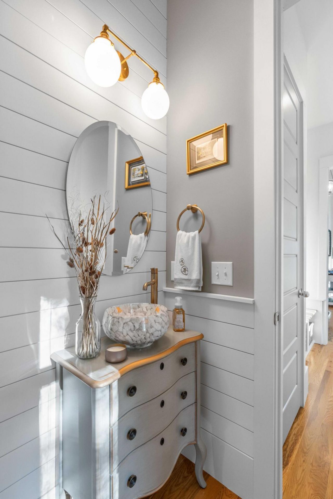 2540 Charter Oaks Drive Photo 8