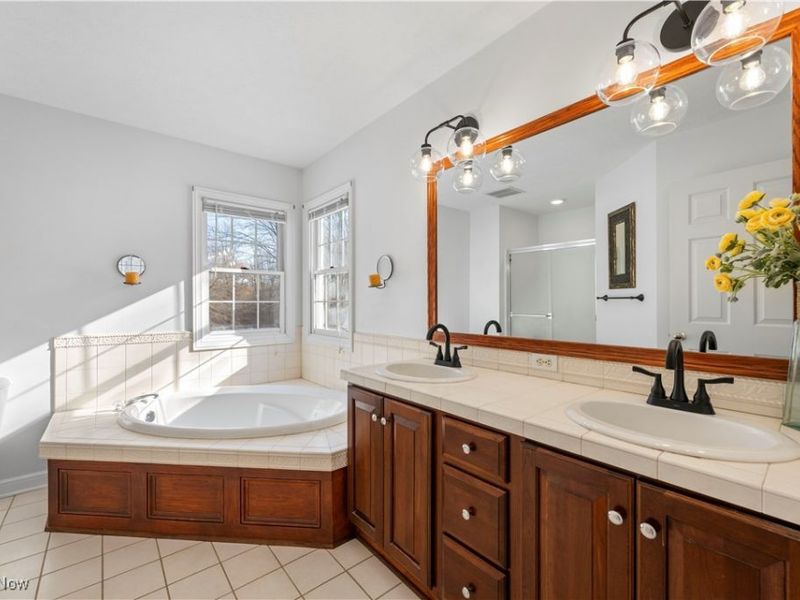 860 Whisperwood Lane, Aurora, OH 44202 Photo 22