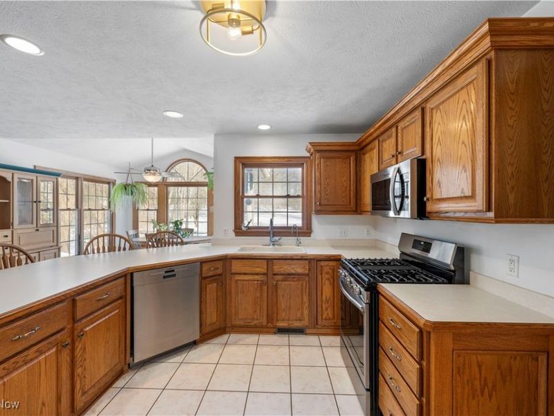 860 Whisperwood Lane, Aurora, OH 44202 Photo 9