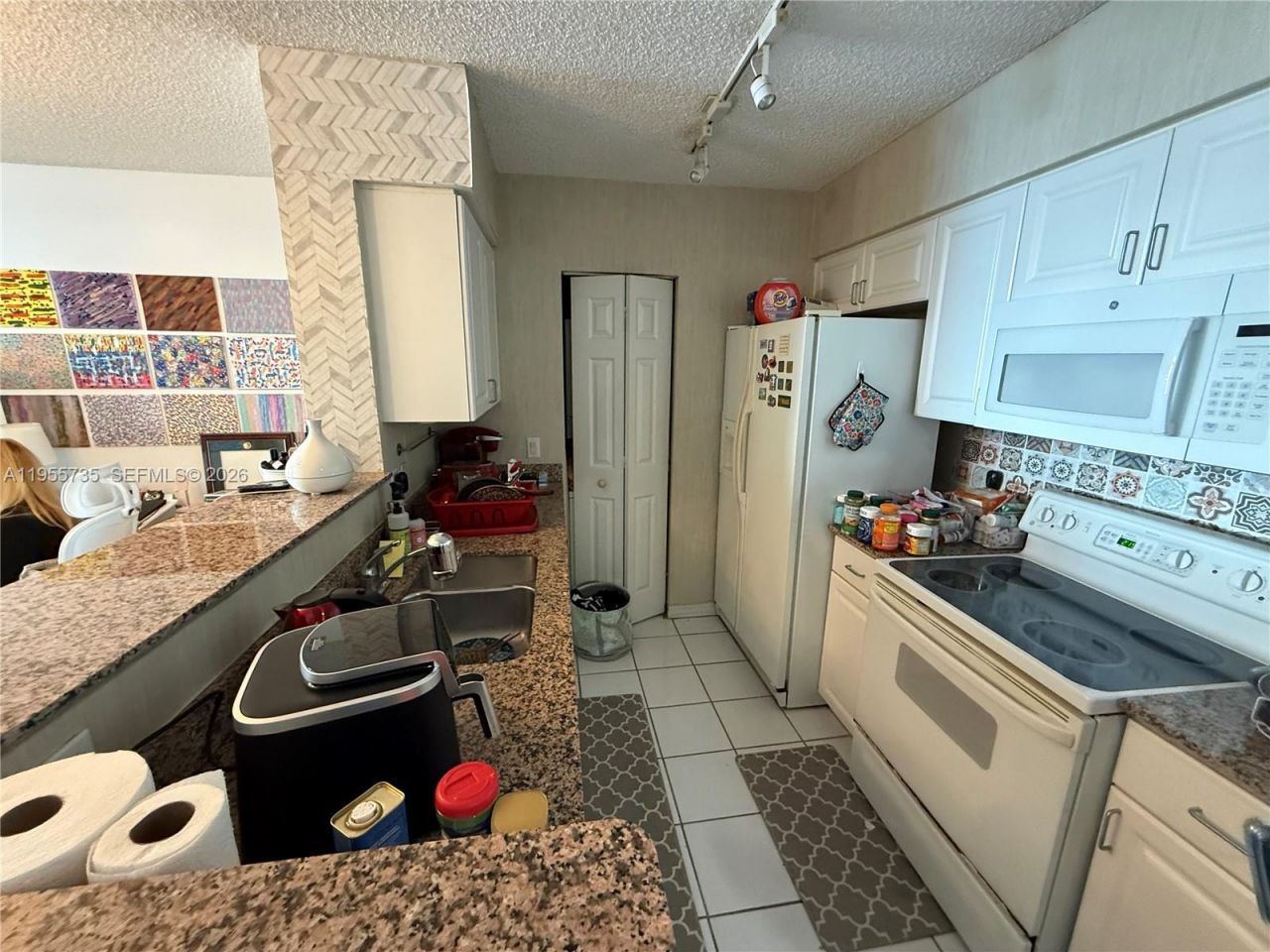 1155 Brickell Bay Dr , Unit 1006, Miami, FL 33131 Photo