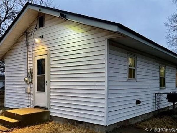 237 N Rogers Avenue, Bartlesville, OK 74003