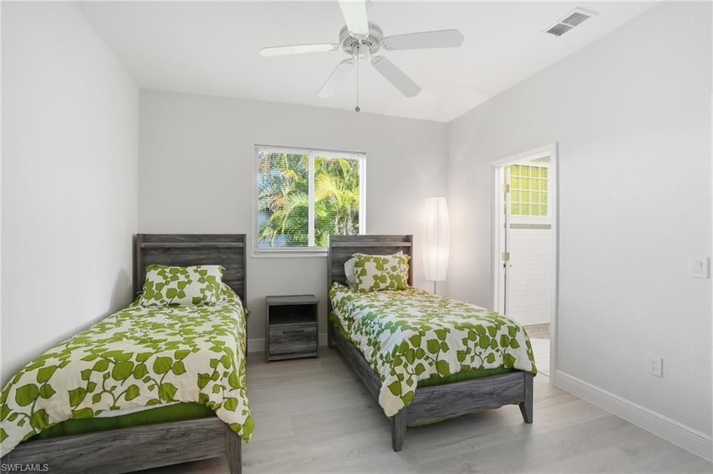 5267 Stratford Ct, Cape Coral, FL 33904 Photo