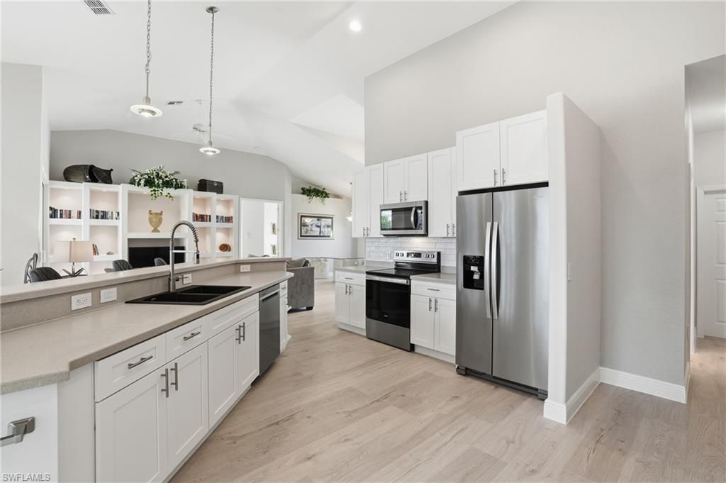 5267 Stratford Ct, Cape Coral, FL 33904 Photo