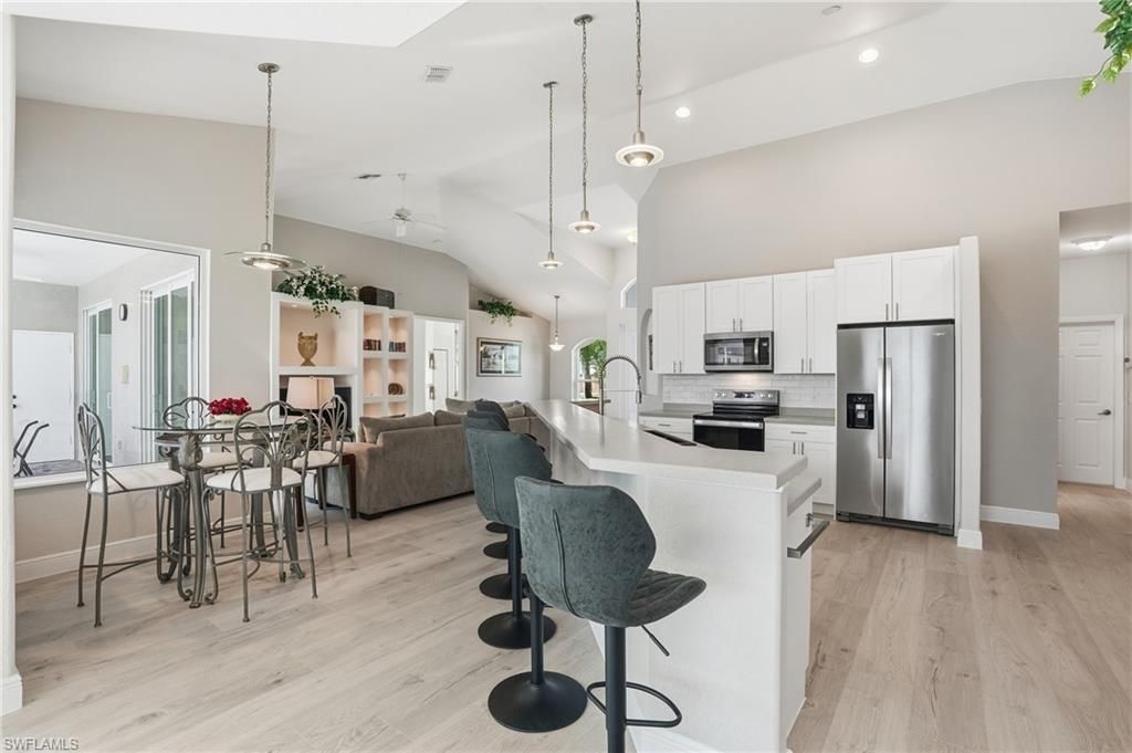 5267 Stratford Ct, Cape Coral, FL 33904 Photo