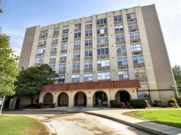 4300 W Ford City Drive, Unit 708, Chicago, IL 60652