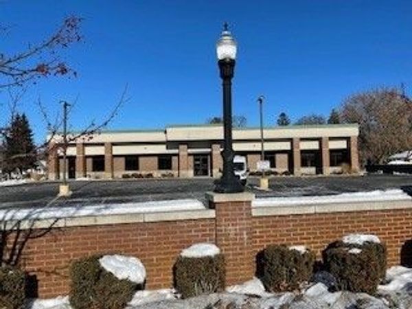 121 W Lincoln Highway, DeKalb, IL 60115
