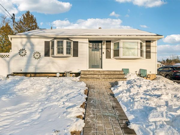 662 College Road, Farmingville, NY 11738