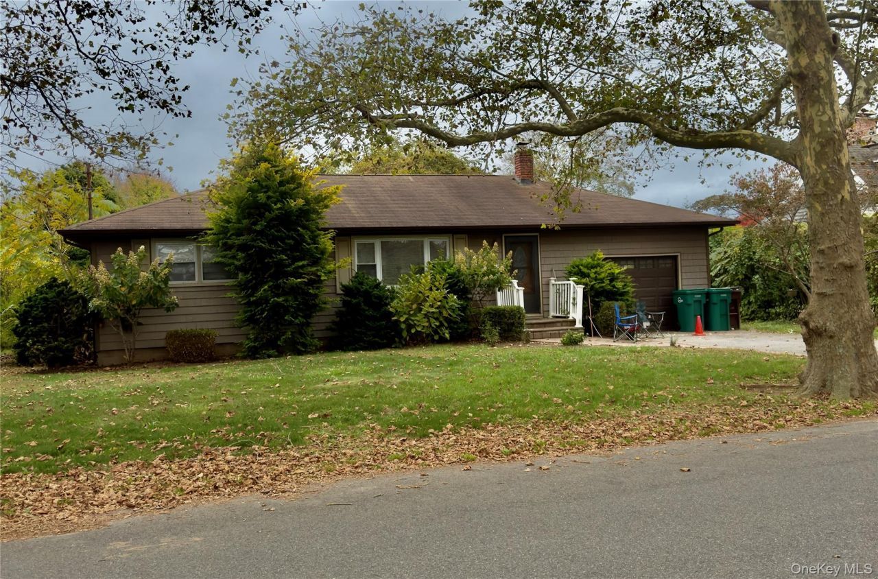 166 Pulaski Street, Southampton, NY 11968 Main Photo