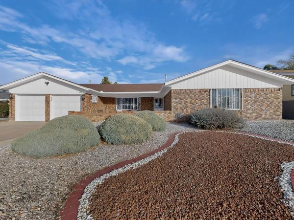 8707 Delamar Avenue NE, Albuquerque, NM 87111