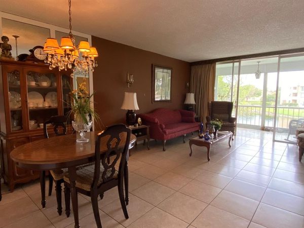 6051 NW 61st Ave, Unit 211, Tamarac, FL 33319