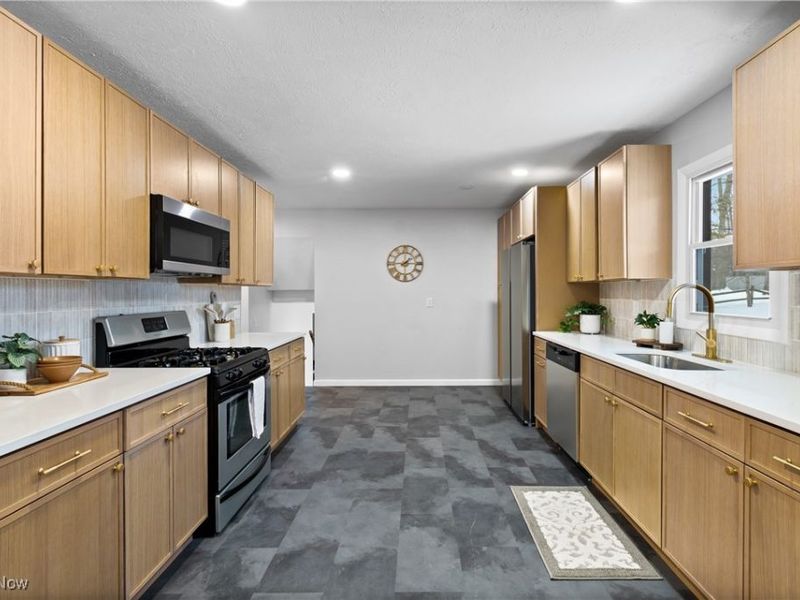 6701 Westview Drive, Brecksville, OH 44141 Photo 3