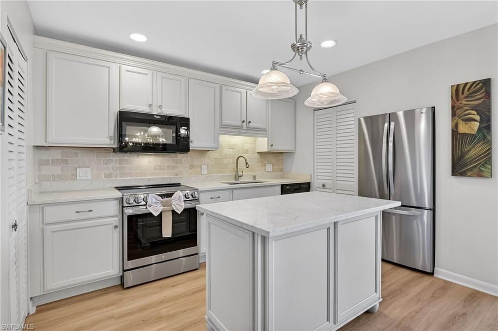 788 Park Shore Dr , Unit B22, Naples, FL 34103 Photo